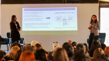 Staff de CEPAL presentando en evento de Valparaíso